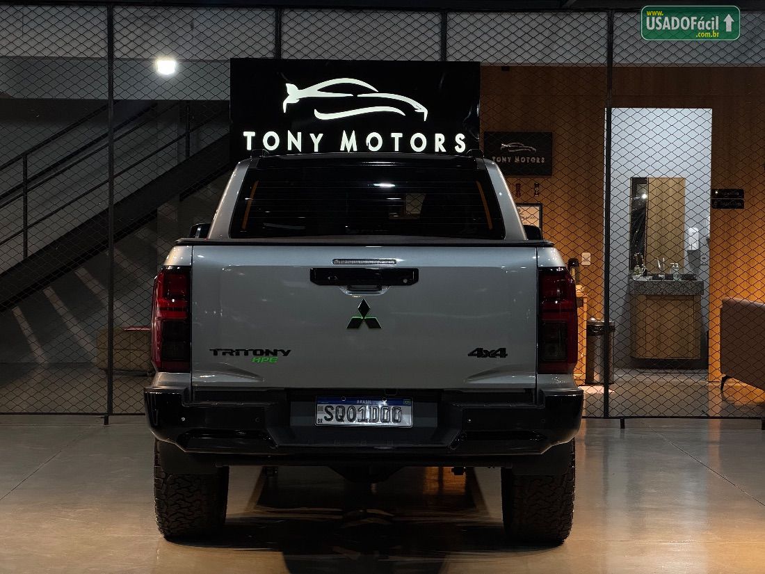 Mitsubishi Triton HPE-S CD 2.4 4x4 Turbo Automático Diesel 2026/2026 — foto 10 de 11
