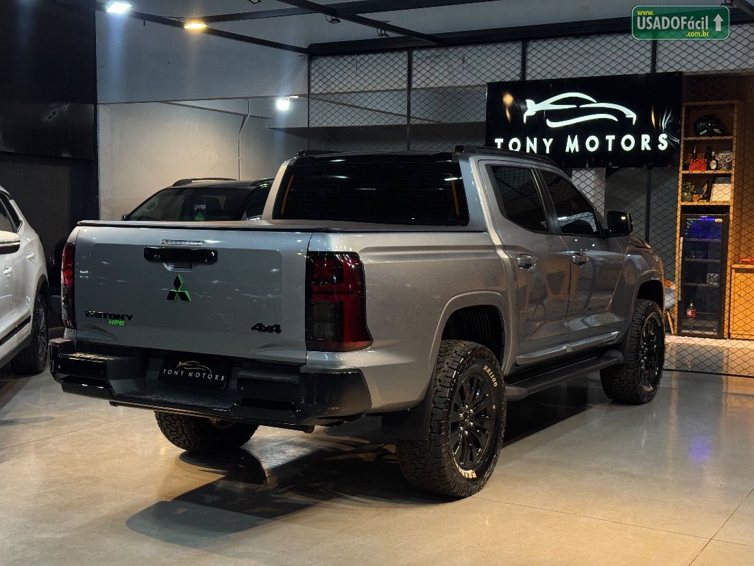 Mitsubishi Triton HPE-S CD 2.4 4x4 Turbo Automático Diesel 2026/2026 — foto 9 de 11
