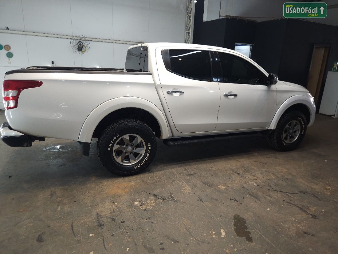 Mitsubishi L200 Triton Sport HPE CD 2.4 4x4 Automático Diesel 2018/2019 — foto 3 de 8
