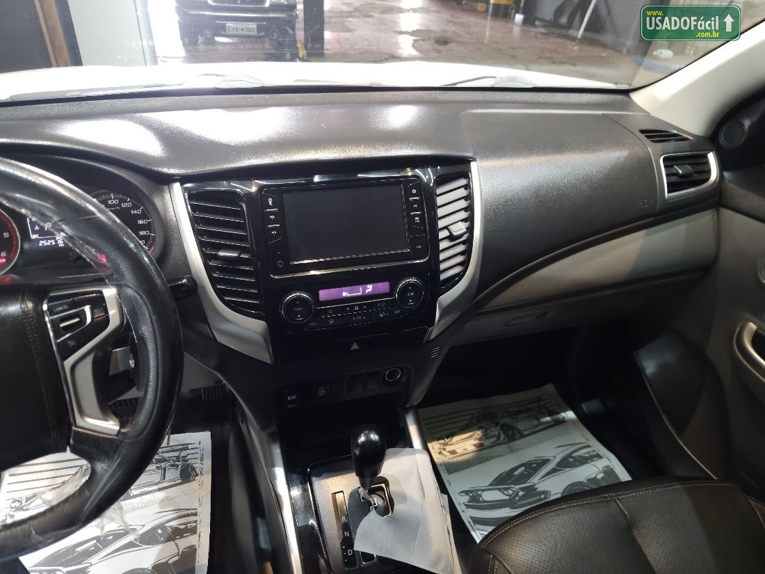 Mitsubishi L200 Triton Sport HPE CD 2.4 4x4 Automático Diesel 2018/2019 — foto 6 de 8