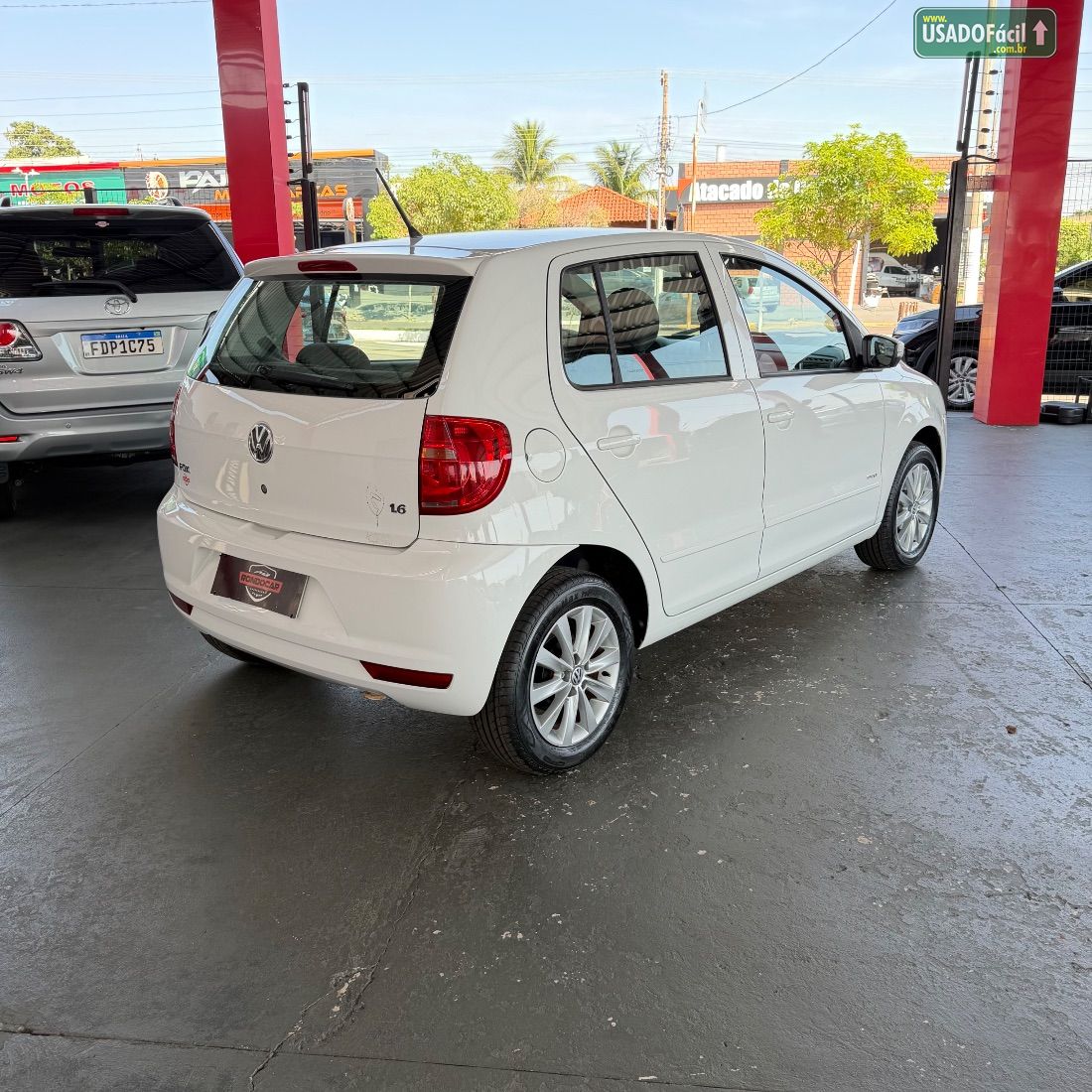Volkswagen Fox 1.6 Mi 4P Total Flex 2011/2012 — foto 4 de 13