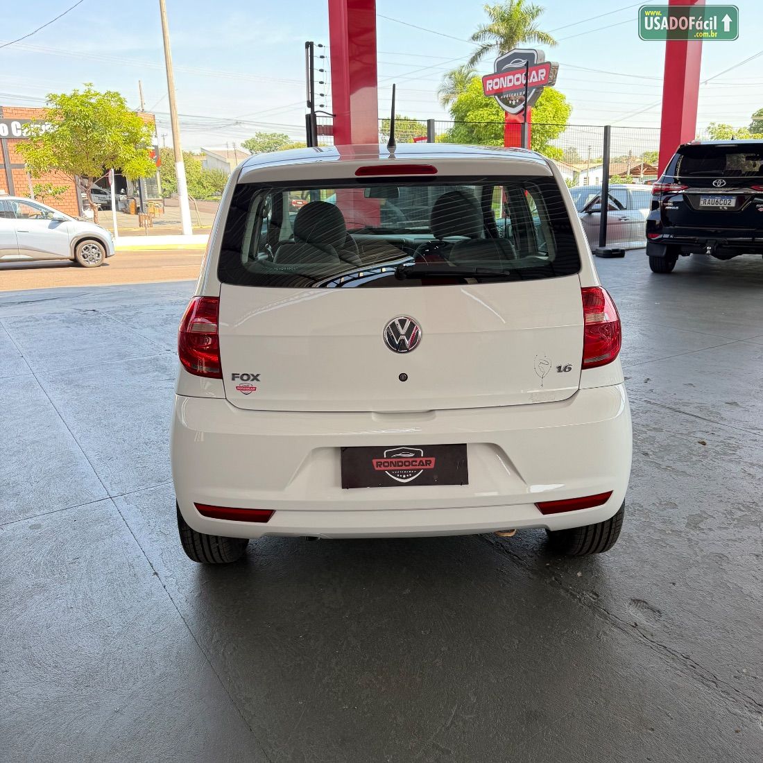 Volkswagen Fox 1.6 Mi 4P Total Flex 2011/2012 — foto 6 de 13