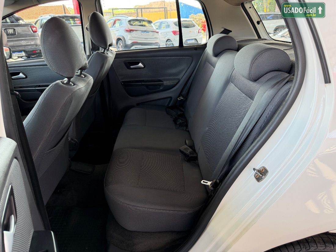 Volkswagen Fox 1.6 Mi 4P Total Flex 2011/2012 — foto 7 de 13