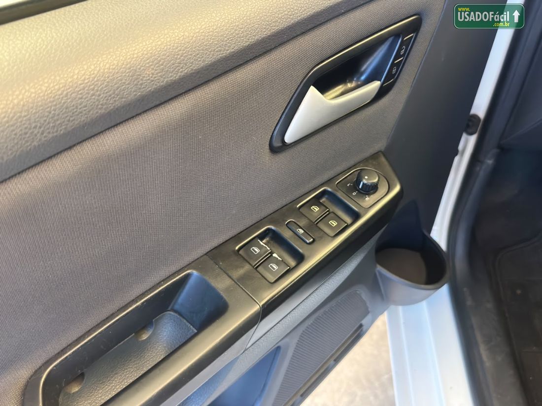 Volkswagen Fox 1.6 Mi 4P Total Flex 2012/2013 — foto 13 de 13