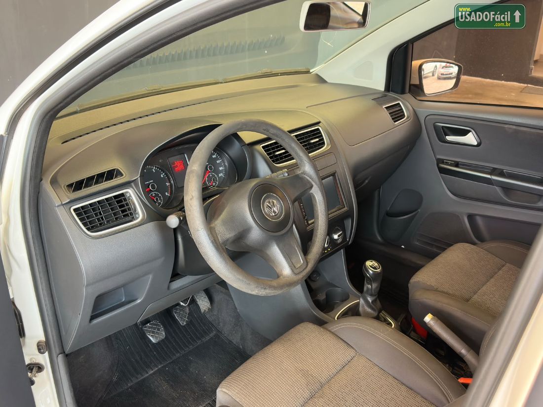 Volkswagen Fox 1.0 Mi 4P Total Flex 2012/2013 — foto 11 de 14