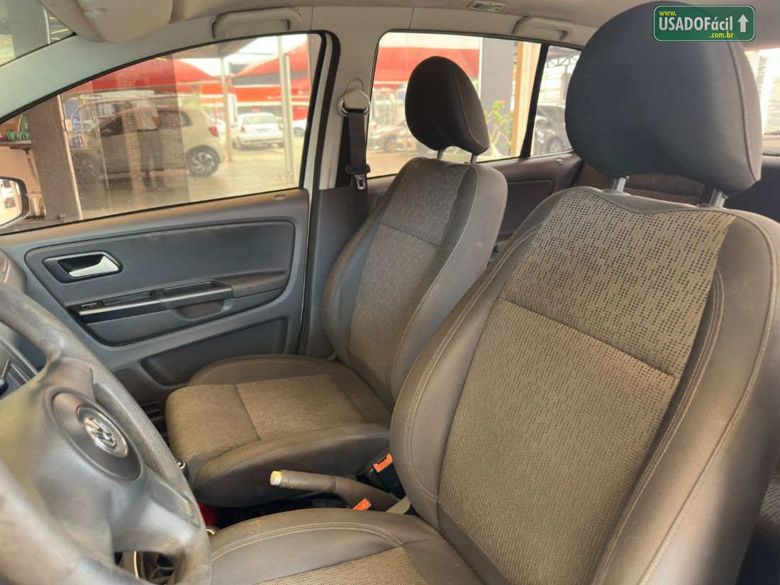 Volkswagen Fox 1.0 Mi 4P Total Flex 2012/2013 — foto 12 de 14