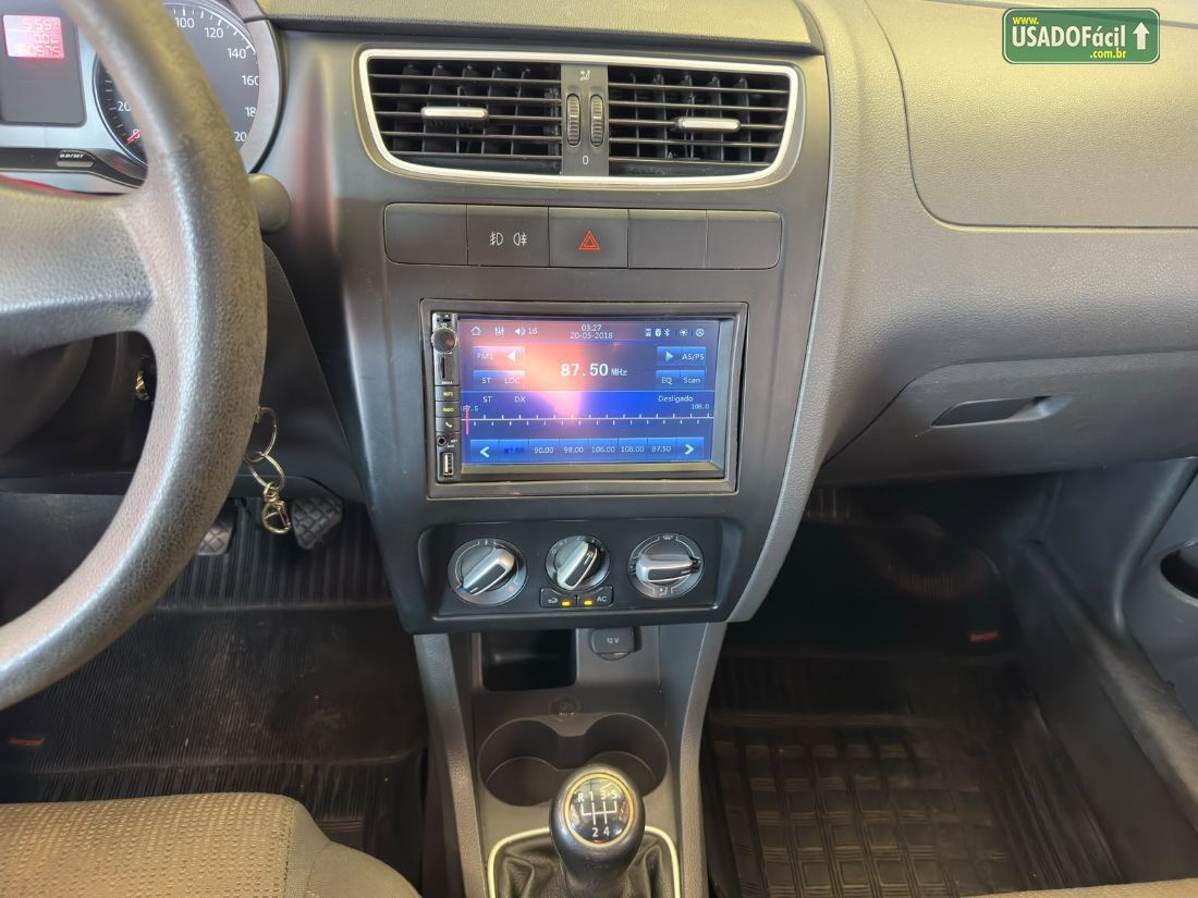 Volkswagen Fox 1.0 Mi 4P Total Flex 2012/2013 — foto 13 de 14