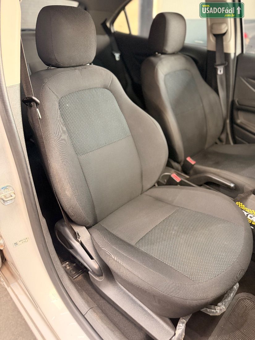 CHEVROLET/GM Onix Joy Hatch 1.0 Mecânico Flex 2017/2018 — foto 12 de 13