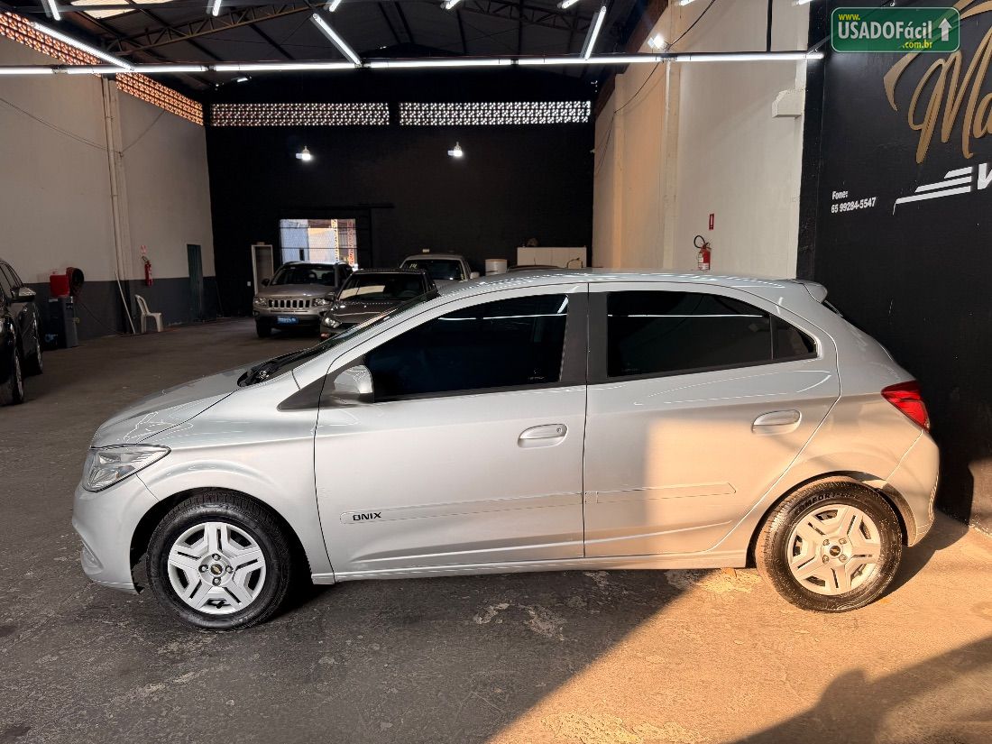 CHEVROLET/GM Onix Joy Hatch 1.0 Mecânico Flex 2017/2018 — foto 4 de 13