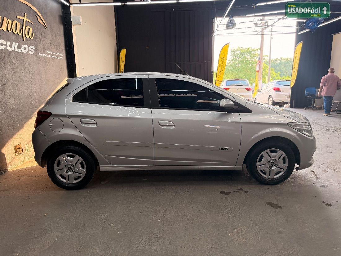 CHEVROLET/GM Onix Joy Hatch 1.0 Mecânico Flex 2017/2018 — foto 6 de 13