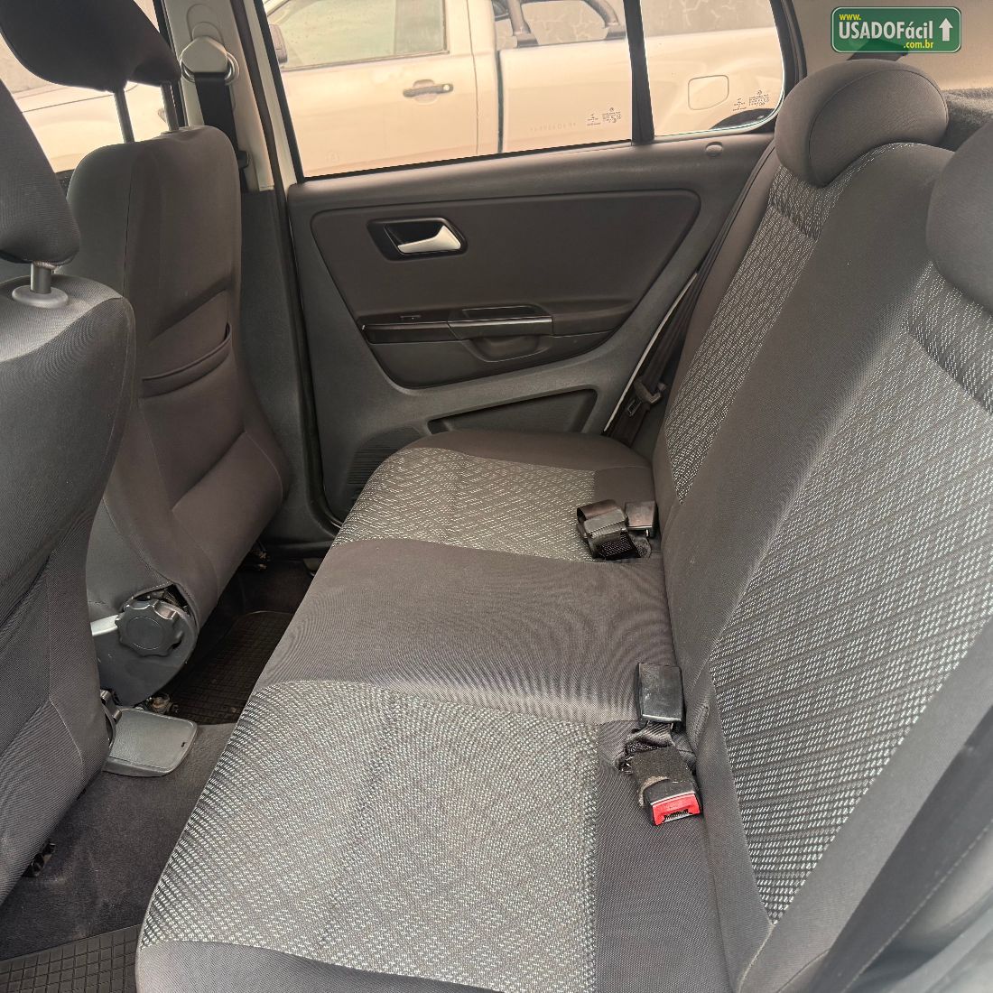 Volkswagen Fox Trendline 1.0 4P Flex 2015/2015 — foto 8 de 9