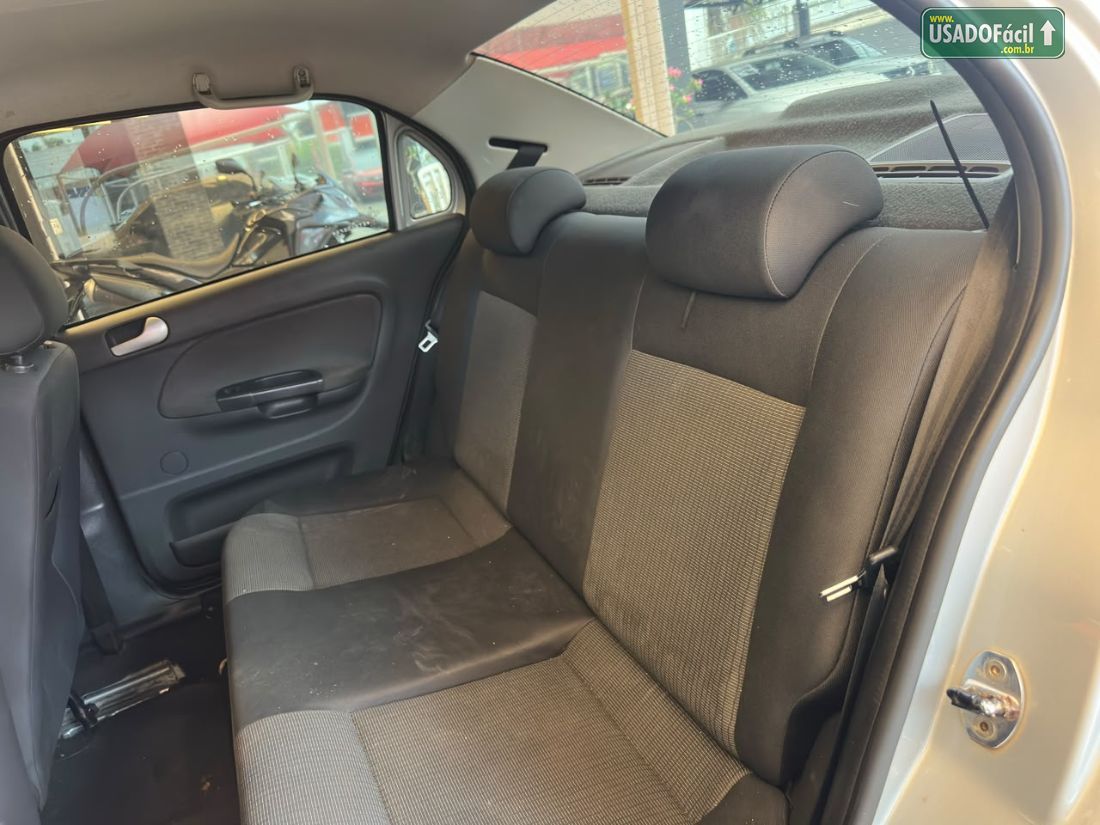 Volkswagen Voyage 1.0 Total Flex 2014/2014 — foto 10 de 12