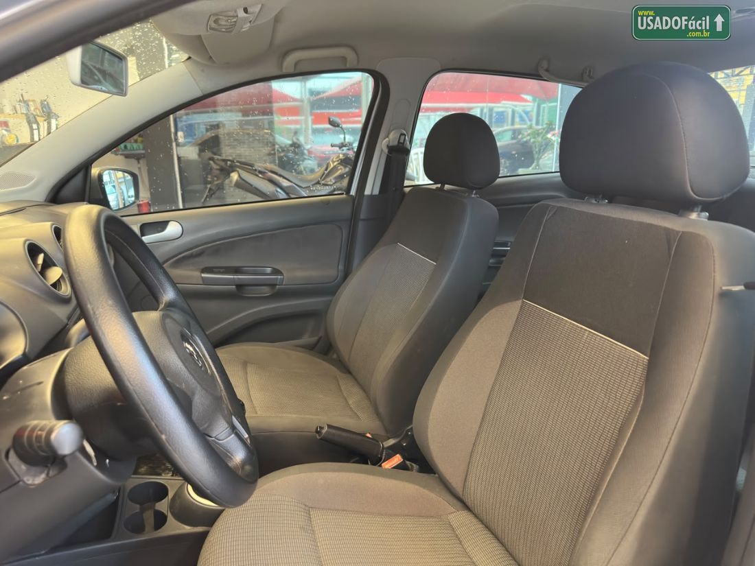 Volkswagen Voyage 1.0 Total Flex 2014/2014 — foto 11 de 12