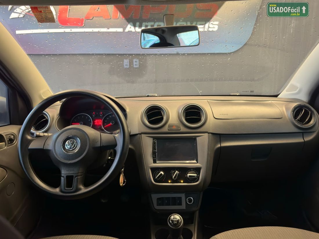 Volkswagen Voyage 1.0 Total Flex 2014/2014 — foto 9 de 12