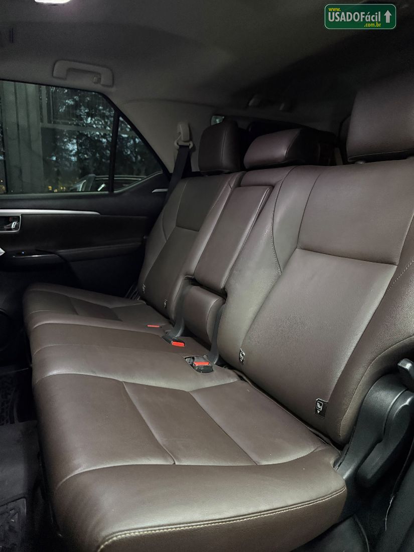 Toyota Hilux SW4 SRX 2.8 4x4 TDI Automático Diesel 2016/2017 — foto 16 de 16