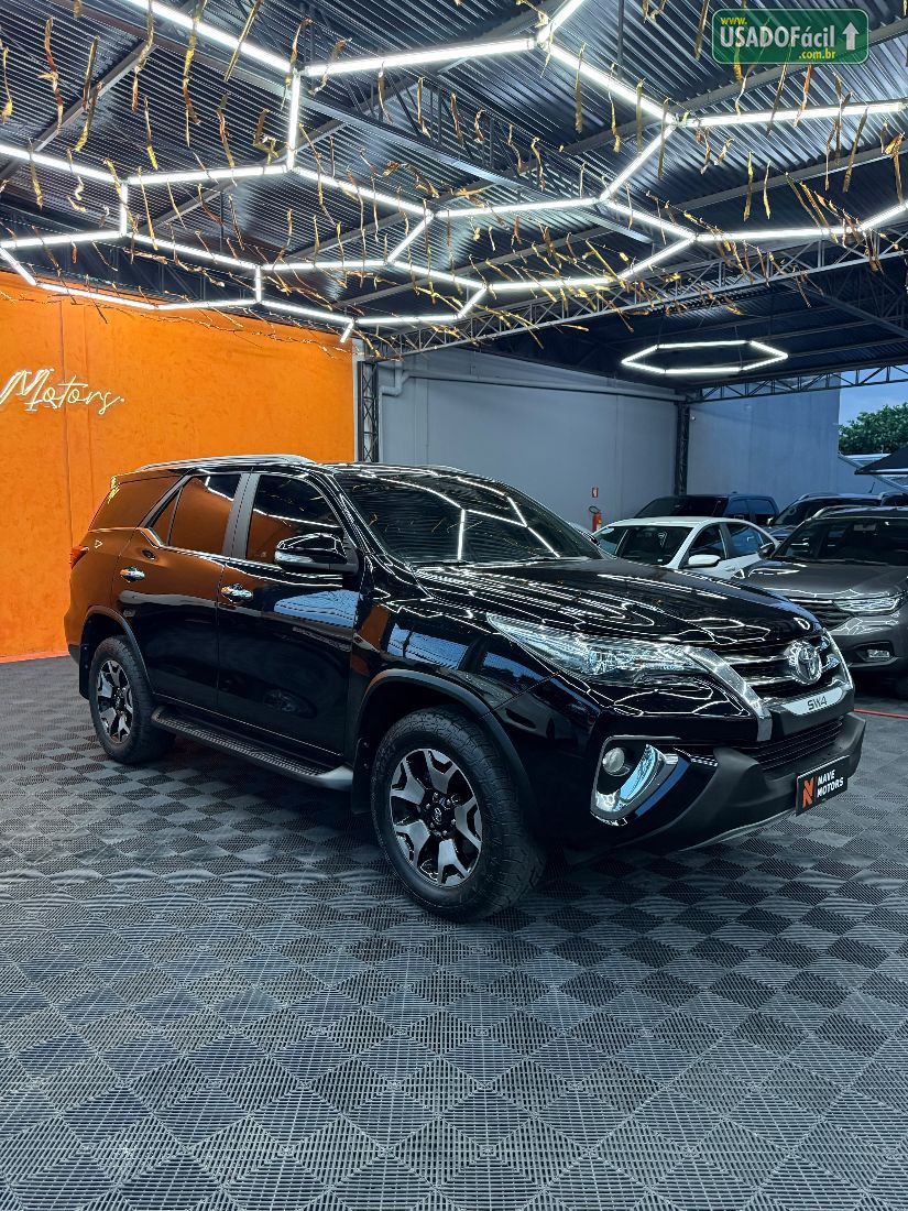Toyota Hilux SW4 SRX 2.8 4x4 TDI Automático Diesel 2016/2017 — foto 3 de 16