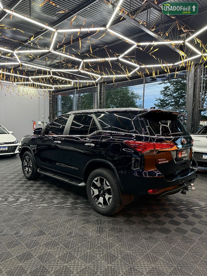 Toyota Hilux SW4 SRX 2.8 4x4 TDI Automático Diesel 2016/2017 — foto 6 de 16