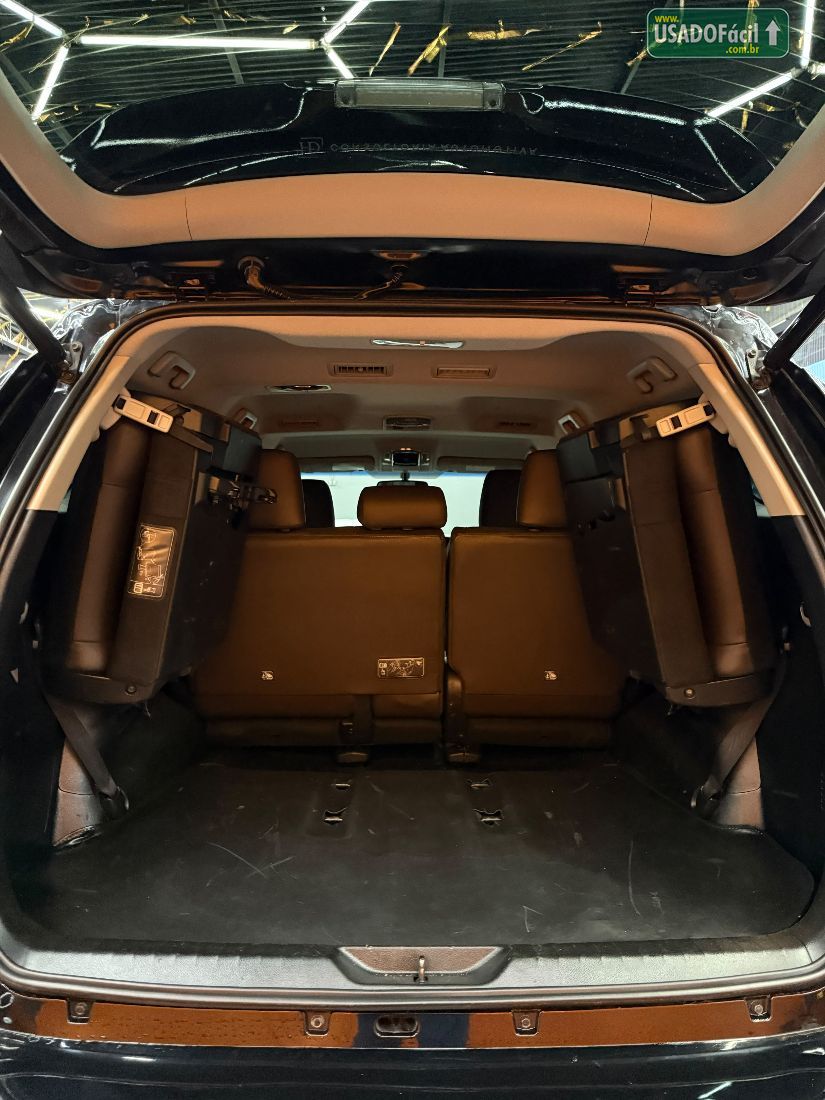 Toyota Hilux SW4 SRX 2.8 4x4 TDI Automático Diesel 2016/2017 — foto 9 de 16