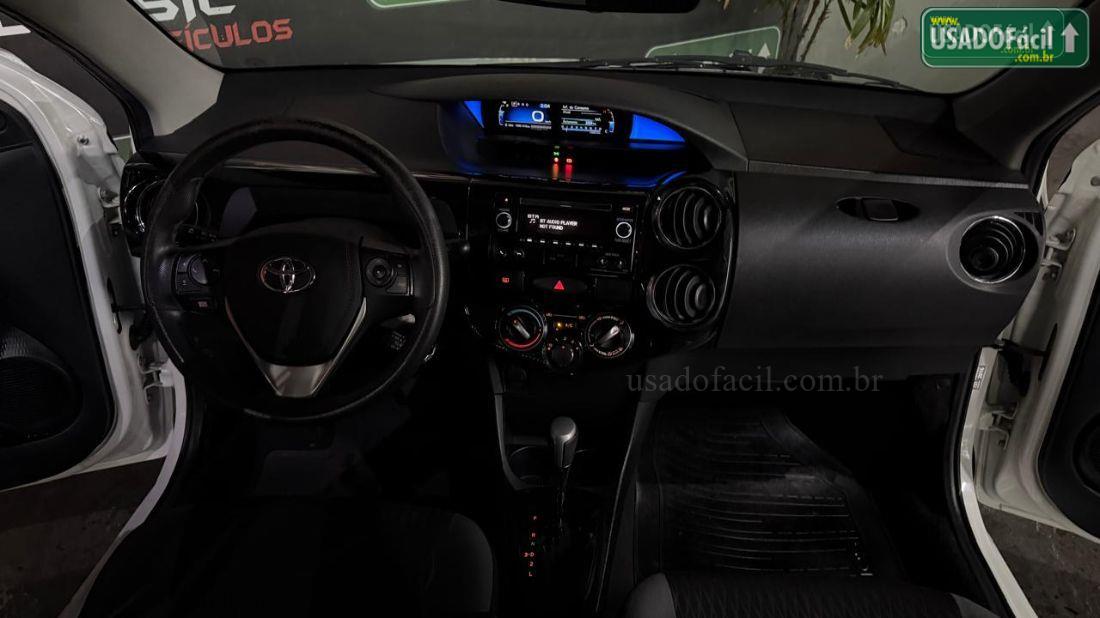 Toyota Etios Hatch XS 1.5 Automático flex 2016/2017 — foto 11 de 14