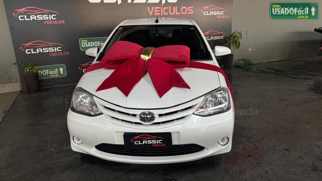 Toyota Etios Hatch XS 1.5 Automático flex 2016/2017 — foto 2 de 14