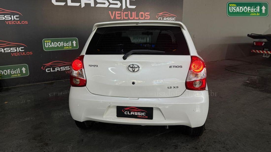 Toyota Etios Hatch XS 1.5 Automático flex 2016/2017 — foto 6 de 14