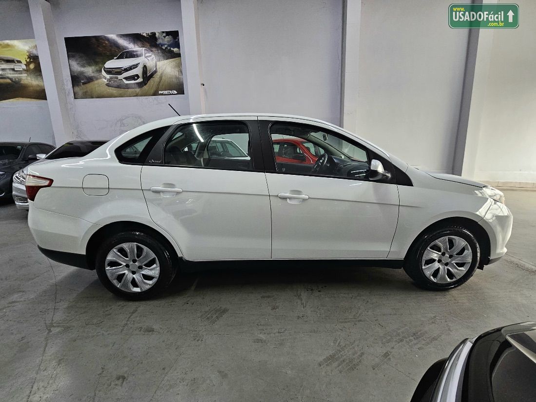 Fiat Grand Siena Attractive 1.4 Evo Fire Flex 2017/2018 — foto 4 de 12