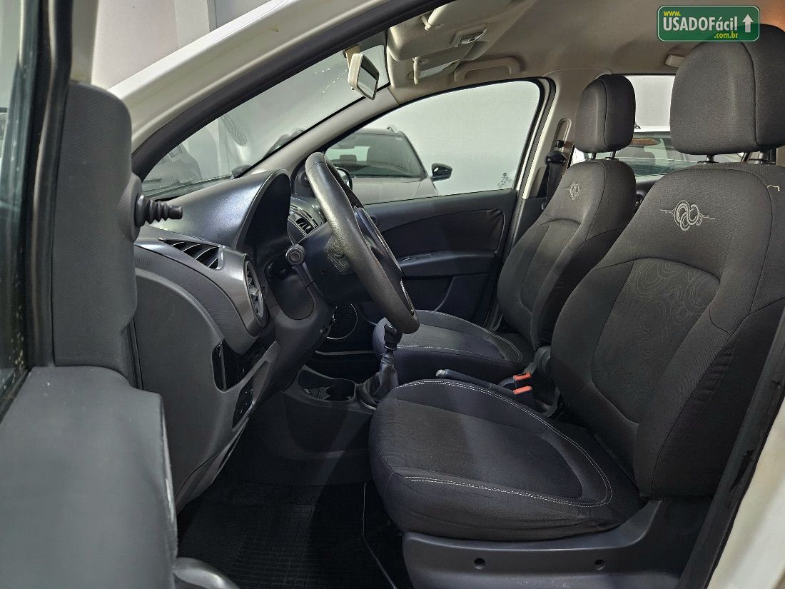 Fiat Grand Siena Attractive 1.4 Evo Fire Flex 2017/2018 — foto 8 de 12