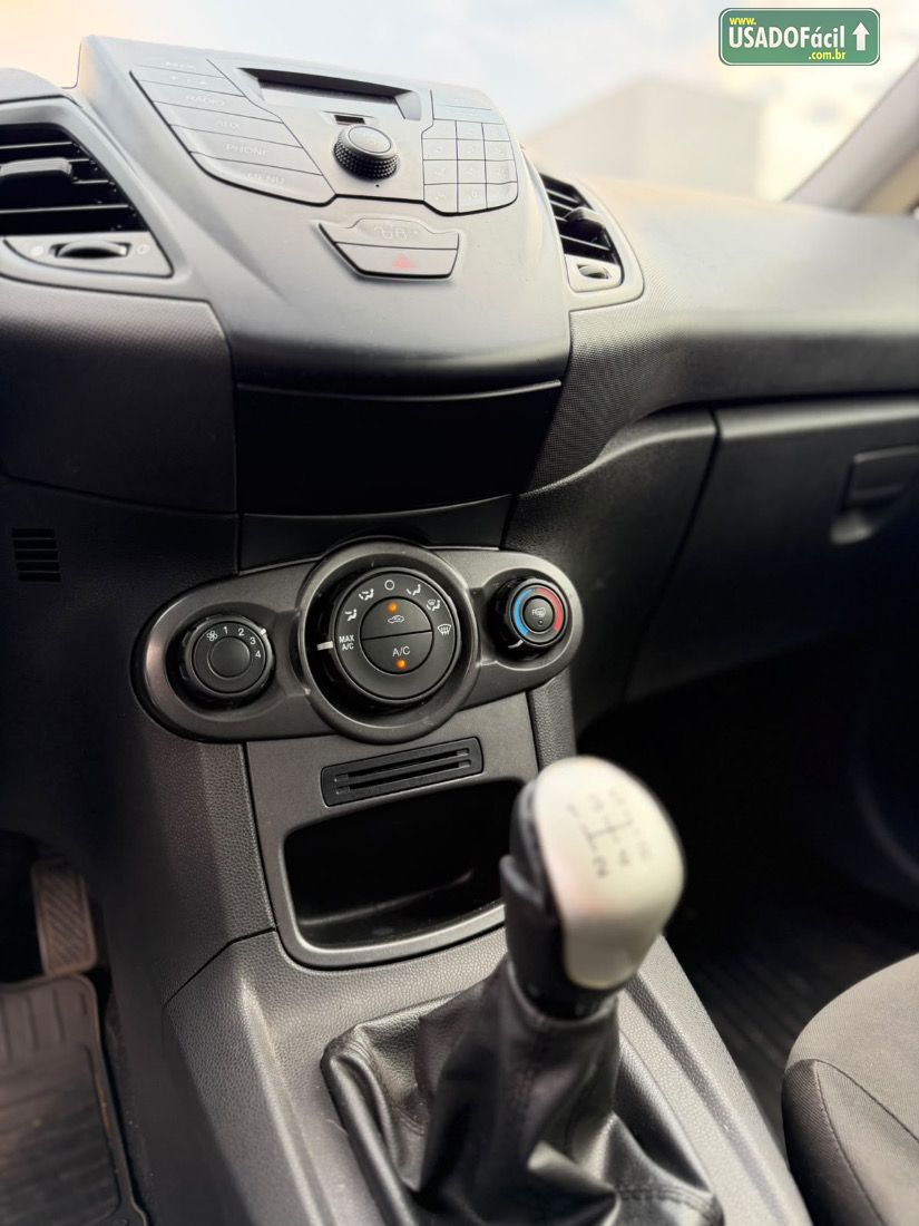 Ford Fiesta Hatch 1.5 Mecânico 5P Flex 2015/2016 — foto 9 de 13