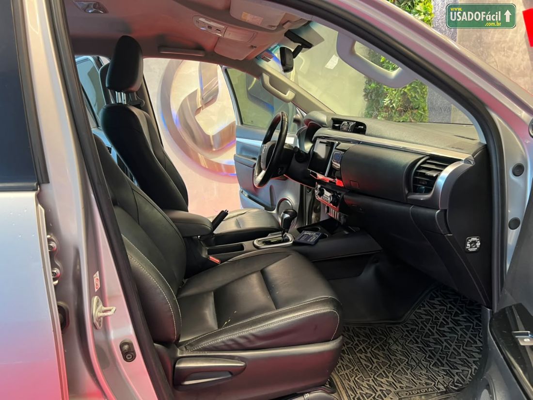 Toyota Hilux SRV CD 2.7 4x4 Automático Flex 2019/2019 — foto 8 de 11