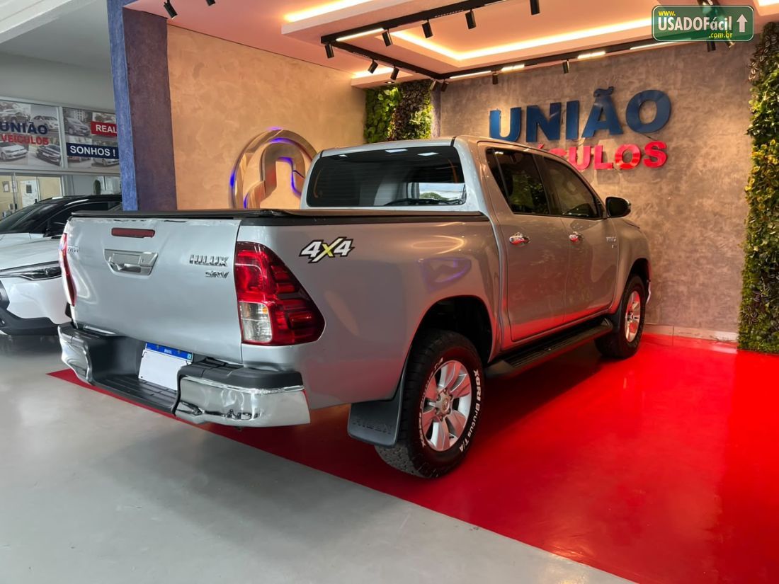 Toyota Hilux SRV CD 2.7 4x4 Automático Flex 2019/2019 — foto 9 de 11