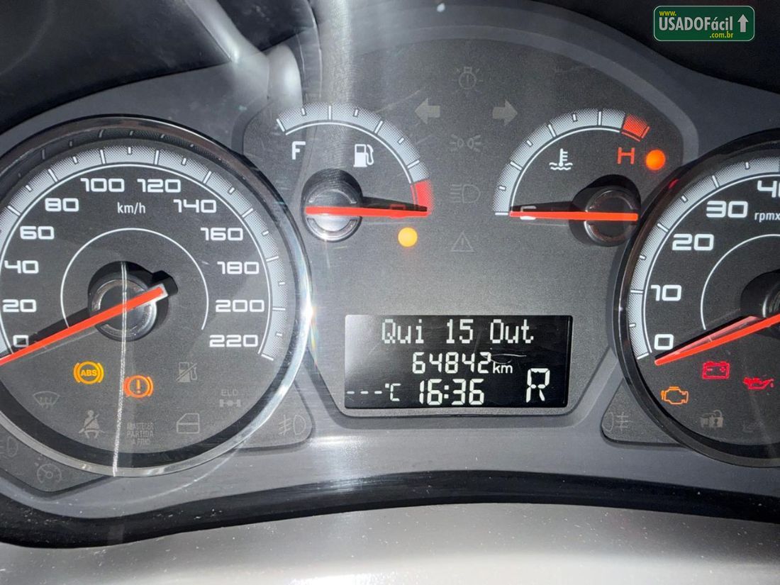 Fiat Grand Siena Essence Dualogic 1.6 Flex 2015/2016 — foto 12 de 20