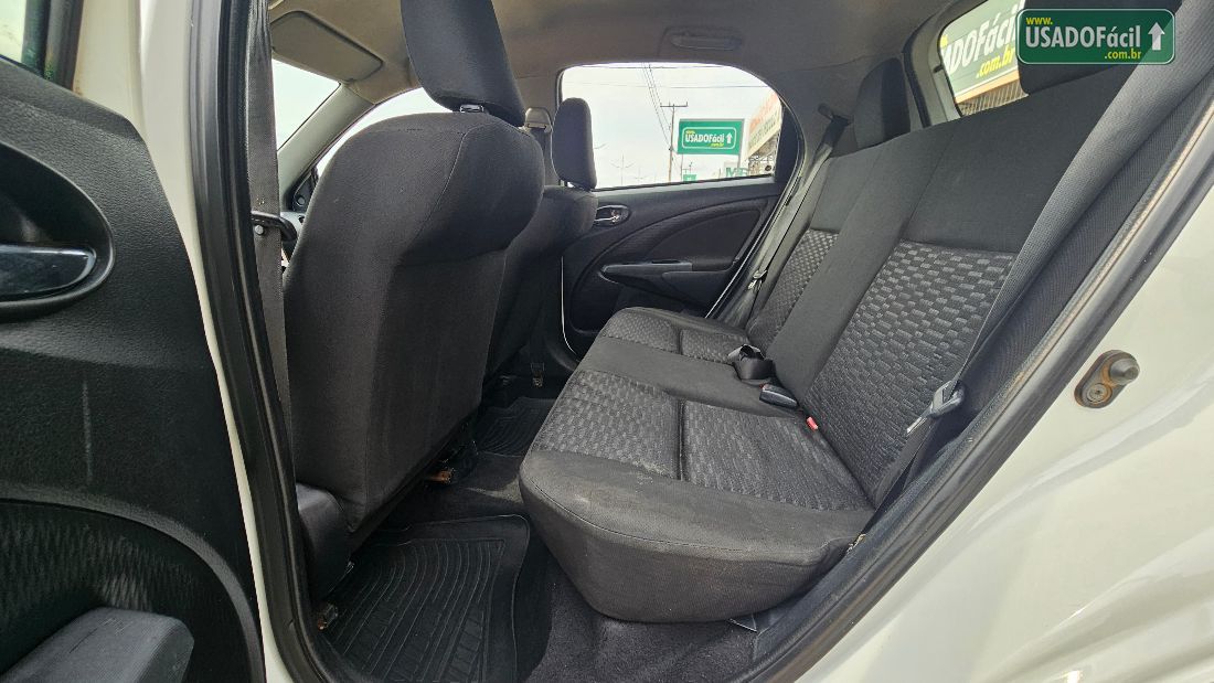 Toyota Etios Hatch X 1.3 Mecânico Flex 2014/2015 — foto 10 de 16