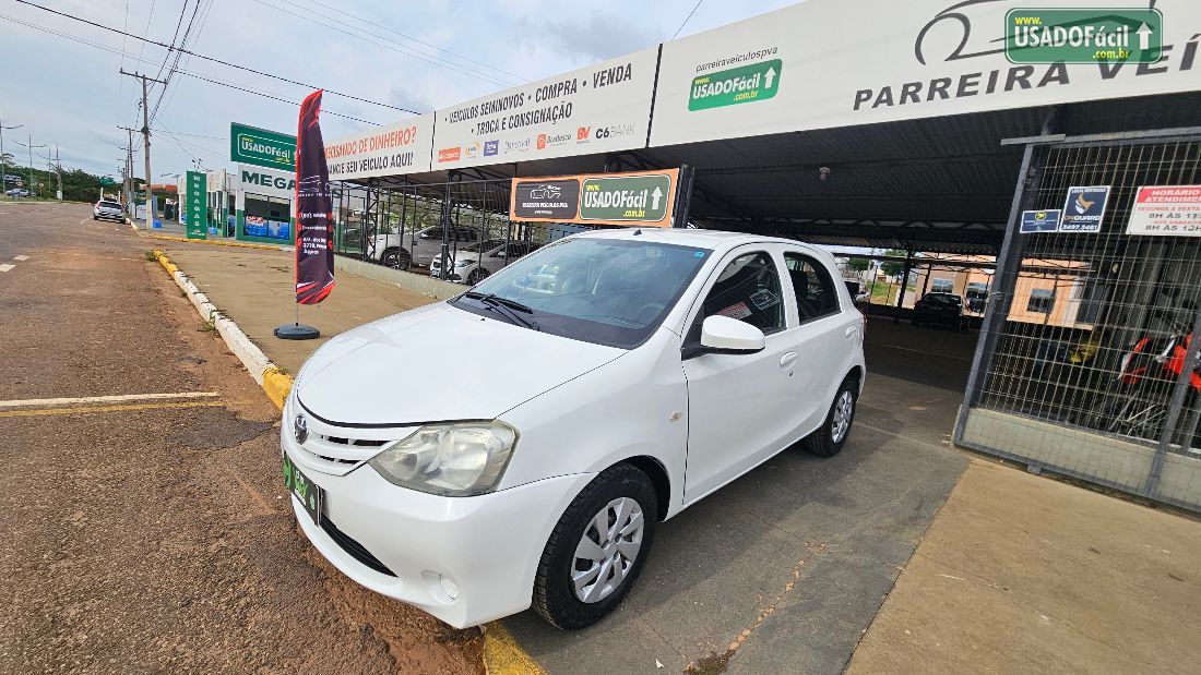 Toyota Etios Hatch X 1.3 Mecânico Flex 2014/2015 — foto 3 de 16