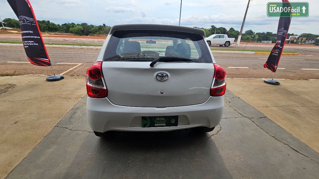 Toyota Etios Hatch X 1.3 Mecânico Flex 2014/2015 — foto 4 de 16