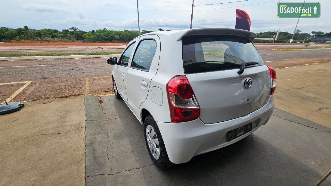 Toyota Etios Hatch X 1.3 Mecânico Flex 2014/2015 — foto 5 de 16