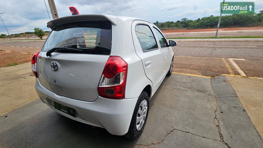 Toyota Etios Hatch X 1.3 Mecânico Flex 2014/2015 — foto 6 de 16