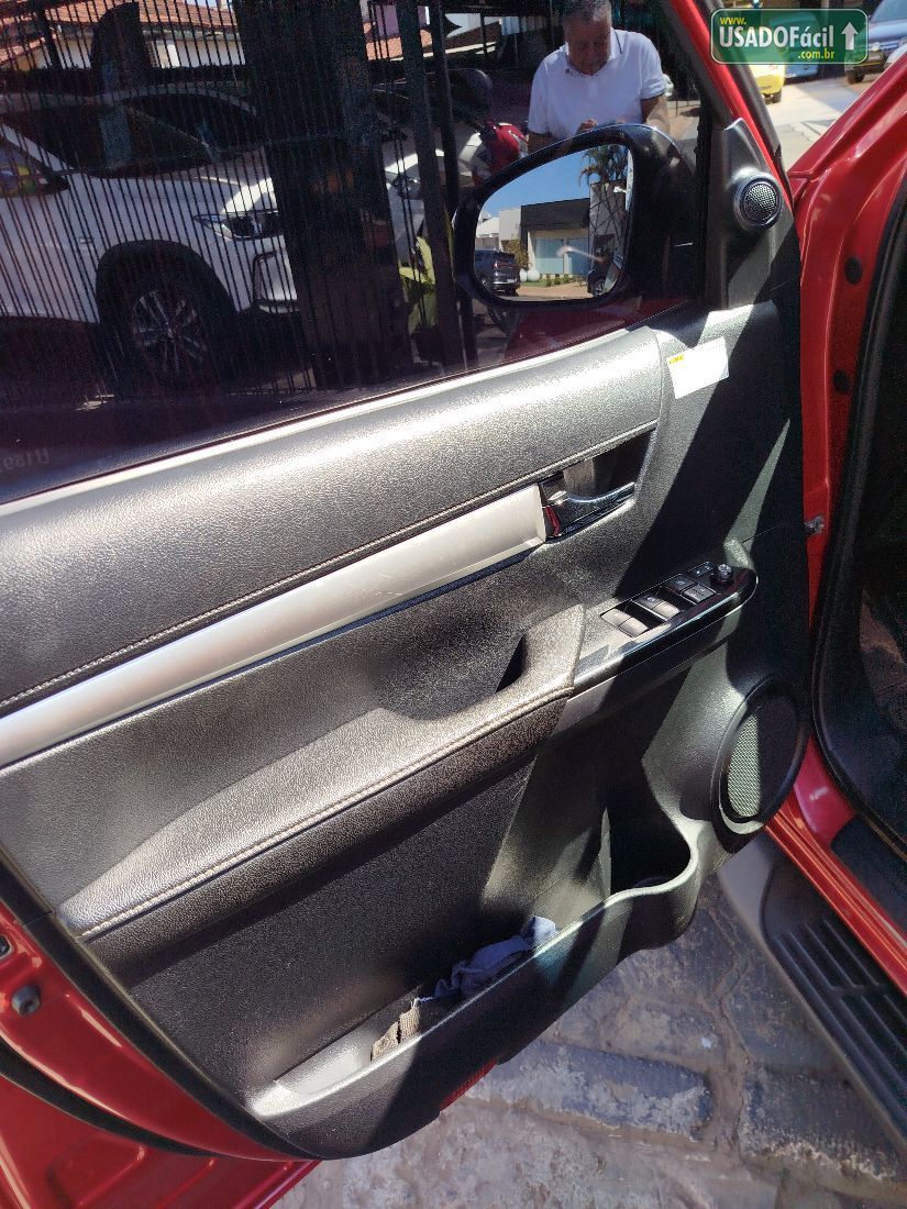 Toyota Hilux SRX CD 2.8 4x4 TDI Automático Diesel 2017/2018 — foto 6 de 10