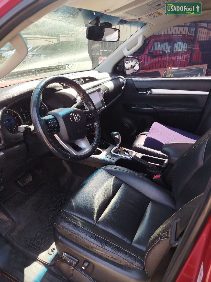 Toyota Hilux SRX CD 2.8 4x4 TDI Automático Diesel 2017/2018 — foto 8 de 10