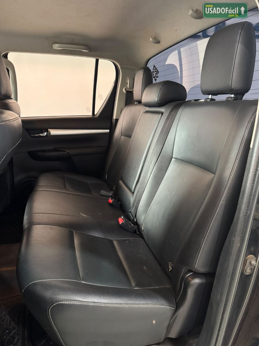 Toyota Hilux SRX CD 2.8 4x4 TDI Automático Diesel 2018/2018 — foto 7 de 13