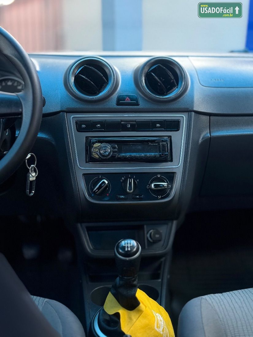 Volkswagen Voyage City 1.6 Mi Total Flex 2013/2013 — foto 10 de 16