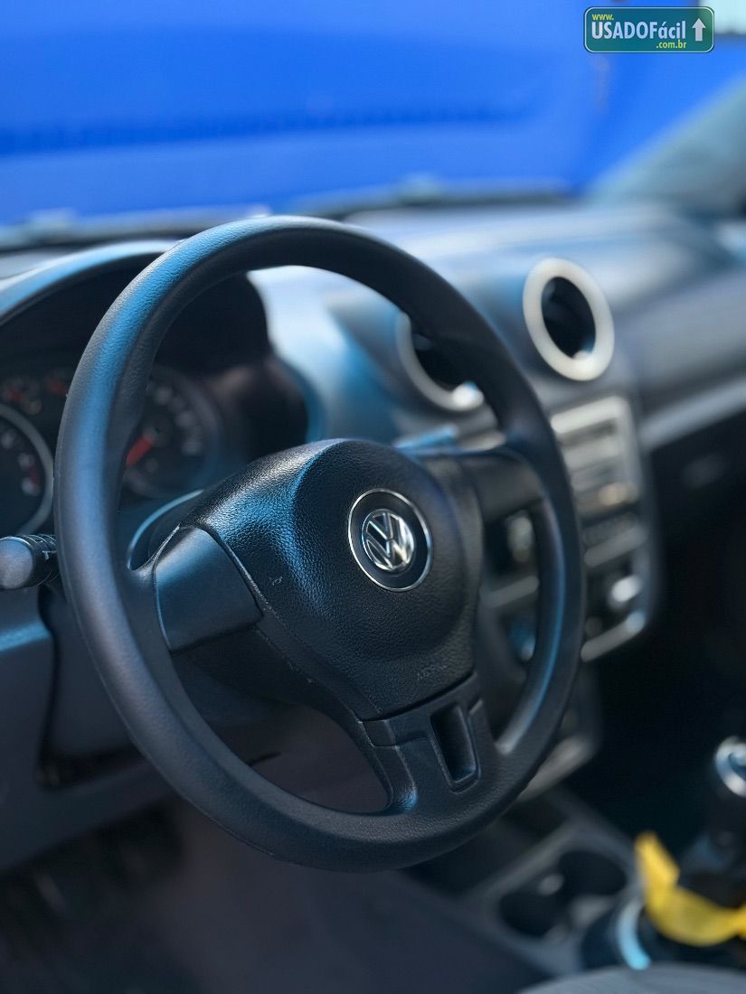 Volkswagen Voyage City 1.6 Mi Total Flex 2013/2013 — foto 11 de 16