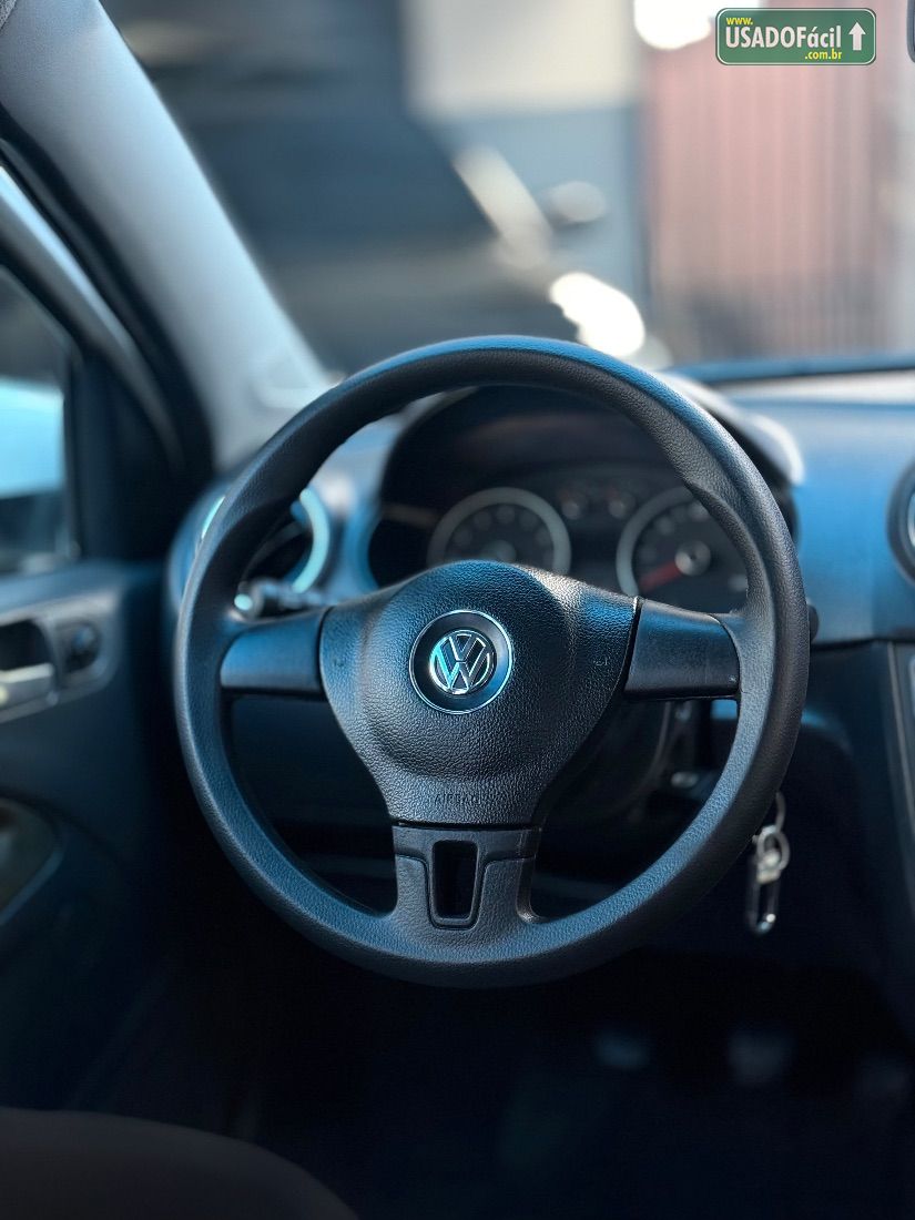 Volkswagen Voyage City 1.6 Mi Total Flex 2013/2013 — foto 12 de 16