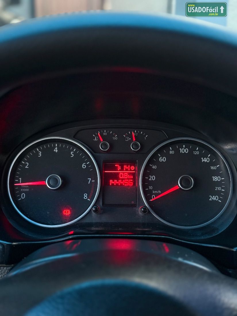 Volkswagen Voyage City 1.6 Mi Total Flex 2013/2013 — foto 16 de 16