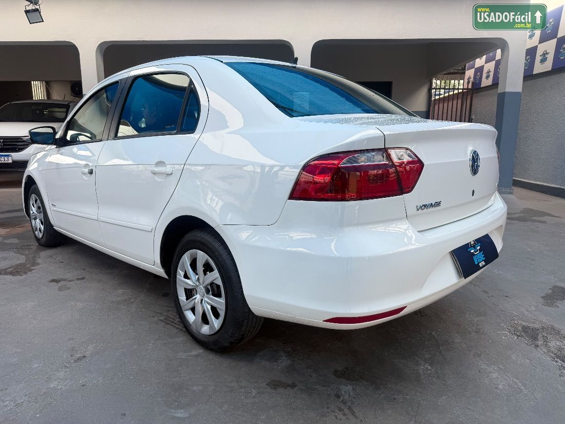 Volkswagen Voyage City 1.6 Mi Total Flex 2013/2013 — foto 4 de 16