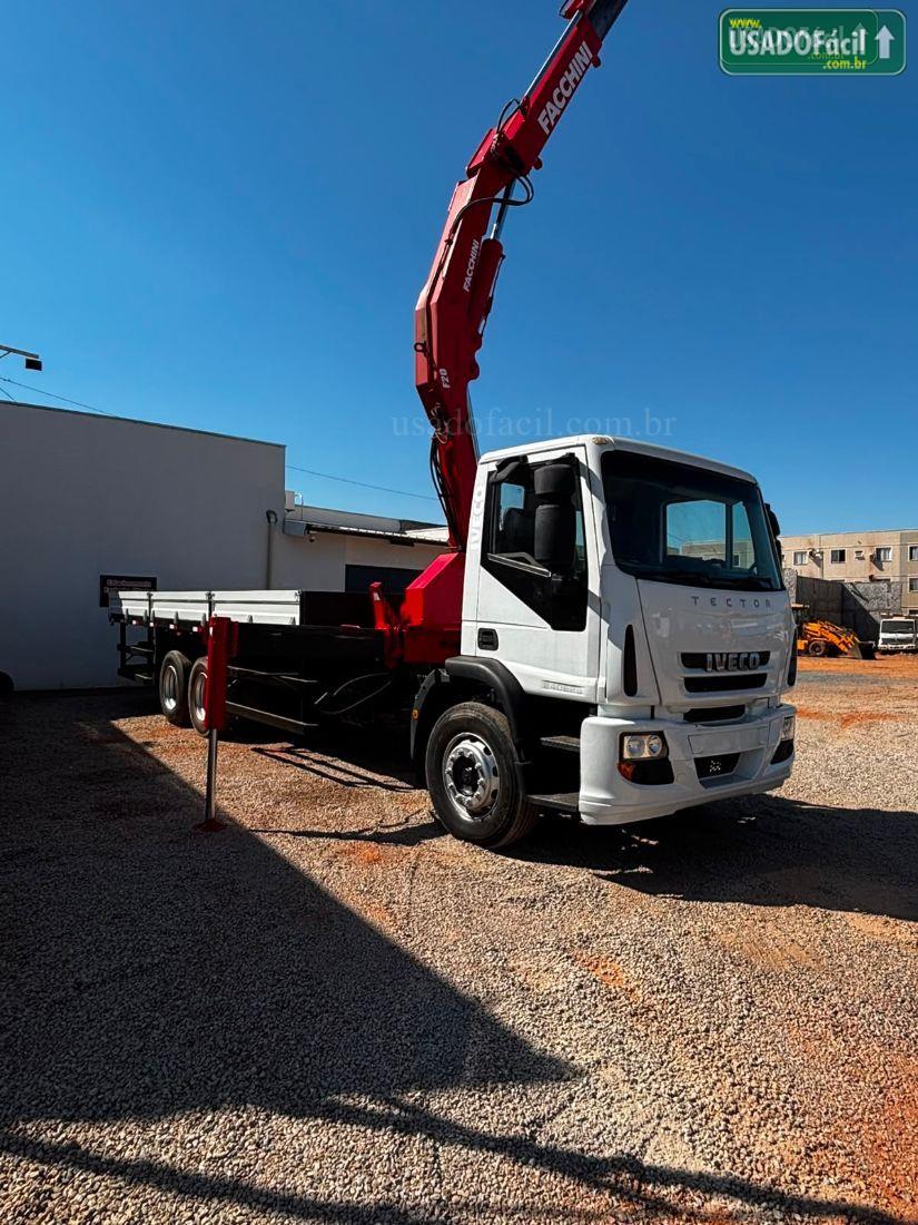 Iveco Iveco Tector 240E25 6x2 2P Diesel 2009/2010 — foto 4 de 6