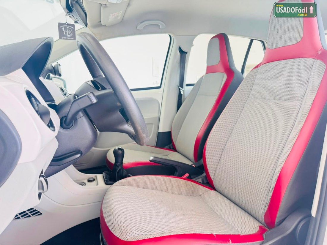 Volkswagen UP! High 1.0 Total Flex 5P 2014/2015 — foto 7 de 11