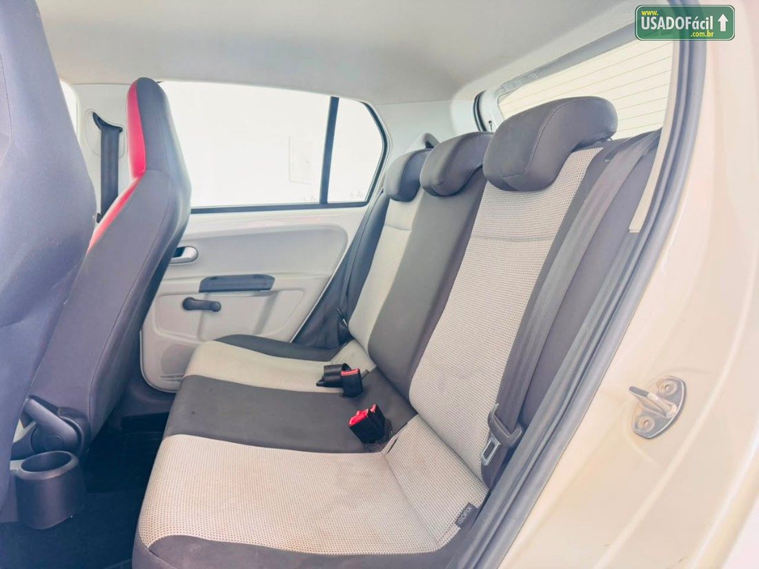Volkswagen UP! High 1.0 Total Flex 5P 2014/2015 — foto 8 de 11