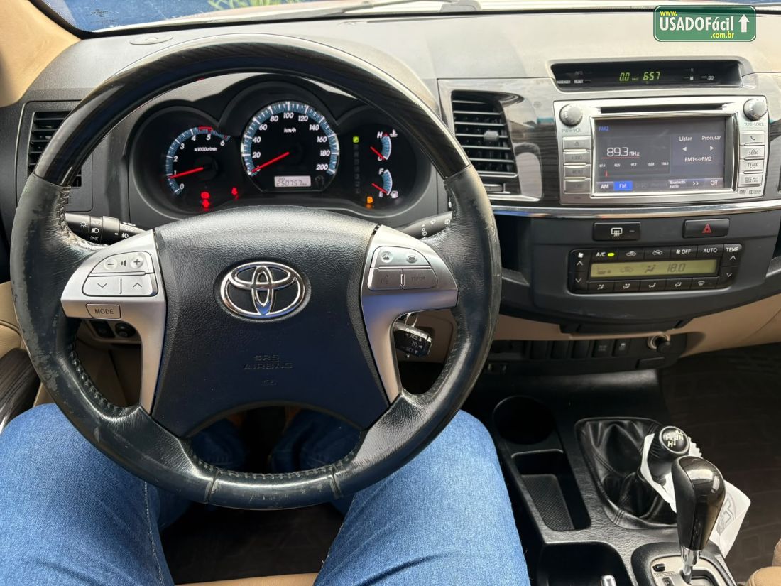 Toyota Hilux SW4 SRV D4-D 3.0 4x4 TDI Automático Diesel 2014/2014 — foto 12 de 15