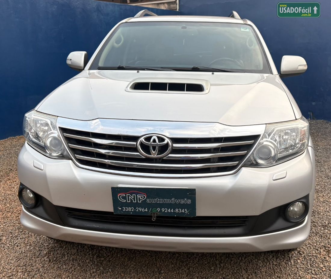 Toyota Hilux SW4 SRV D4-D 3.0 4x4 TDI Automático Diesel 2014/2014 — foto 2 de 15