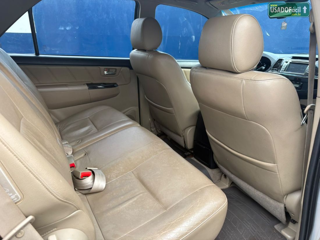 Toyota Hilux SW4 SRV D4-D 3.0 4x4 TDI Automático Diesel 2014/2014 — foto 9 de 15
